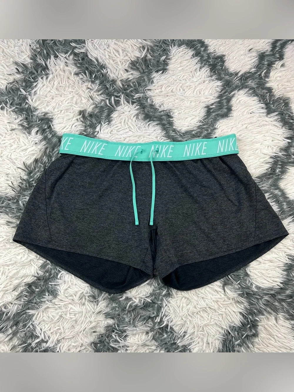Nike Women’s Teal Graphite Athletic Shorts Elastic Waist Band Size Large